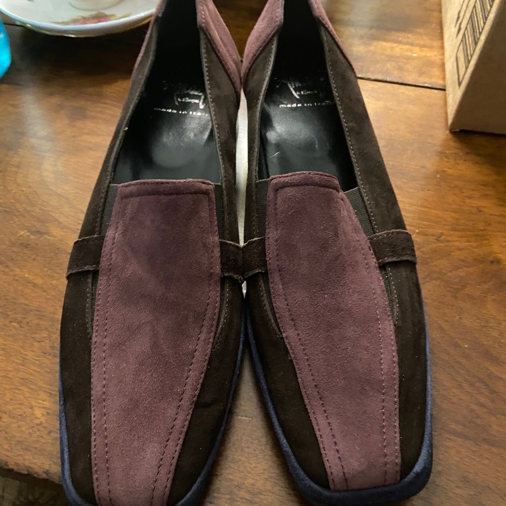 Amalfi Suede Ida Loafer Brown Bordeaux and Blue 8.5 AAA